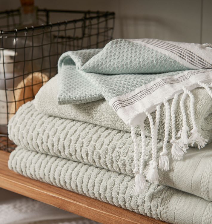 https://assets.rjimgs.com/rjimgs/ab/images/dp/wcm/202327/0045/organic-400-gram-cotton-terry-dot-towels-o.jpg