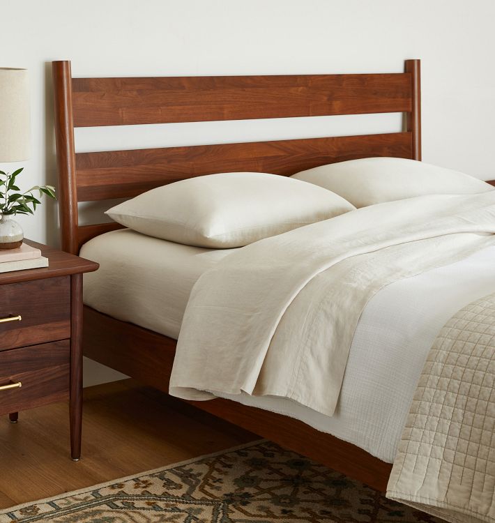 Shaw Walnut Bed