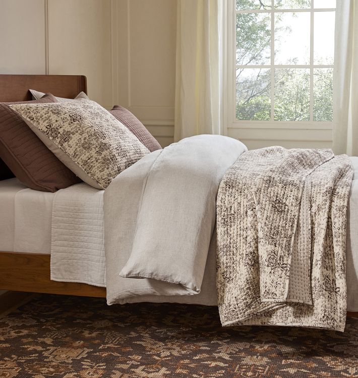 Anabelle Floral Pick-Stitch Quilt & Shams