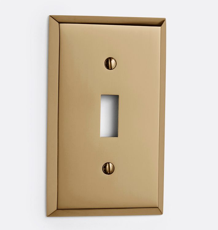 Lewis Single Toggle Switchplate, Heritage Brass