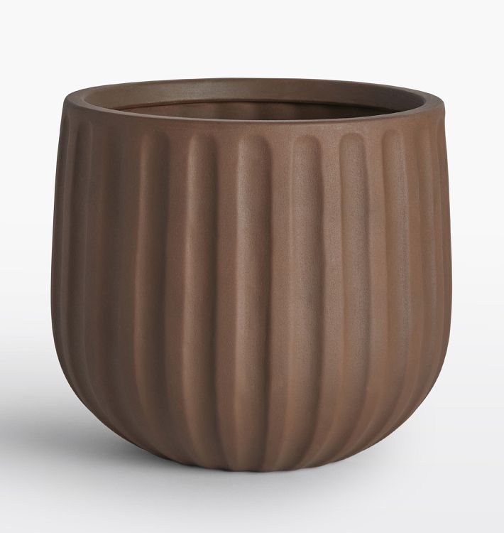Gabi Earthenware Planter 9x8
