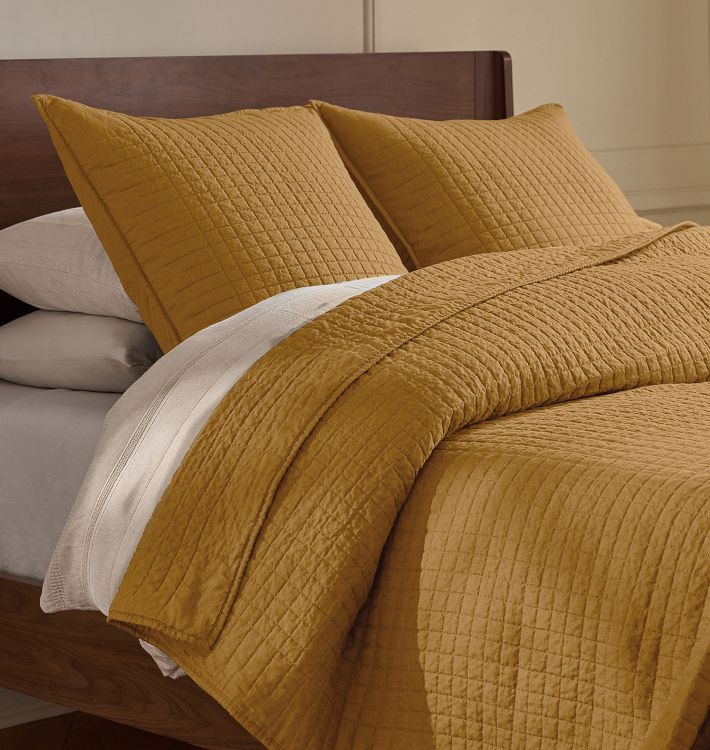 Stitched Belgian Linen Quilt &amp; Shams