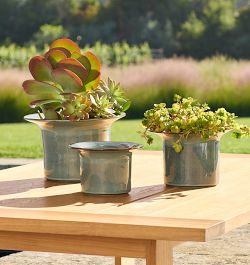 swing face planter pot Swing Face Planter Resin Hanging Pot main image 1